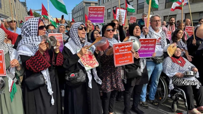 Berlin’deki Mısır Büyükelçiliği önünde "Gazze" protestosu