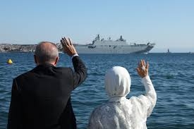 Cumhurbaşkanı Erdoğan, Boğaz geçişi yapan 9 gemiyi selamladı