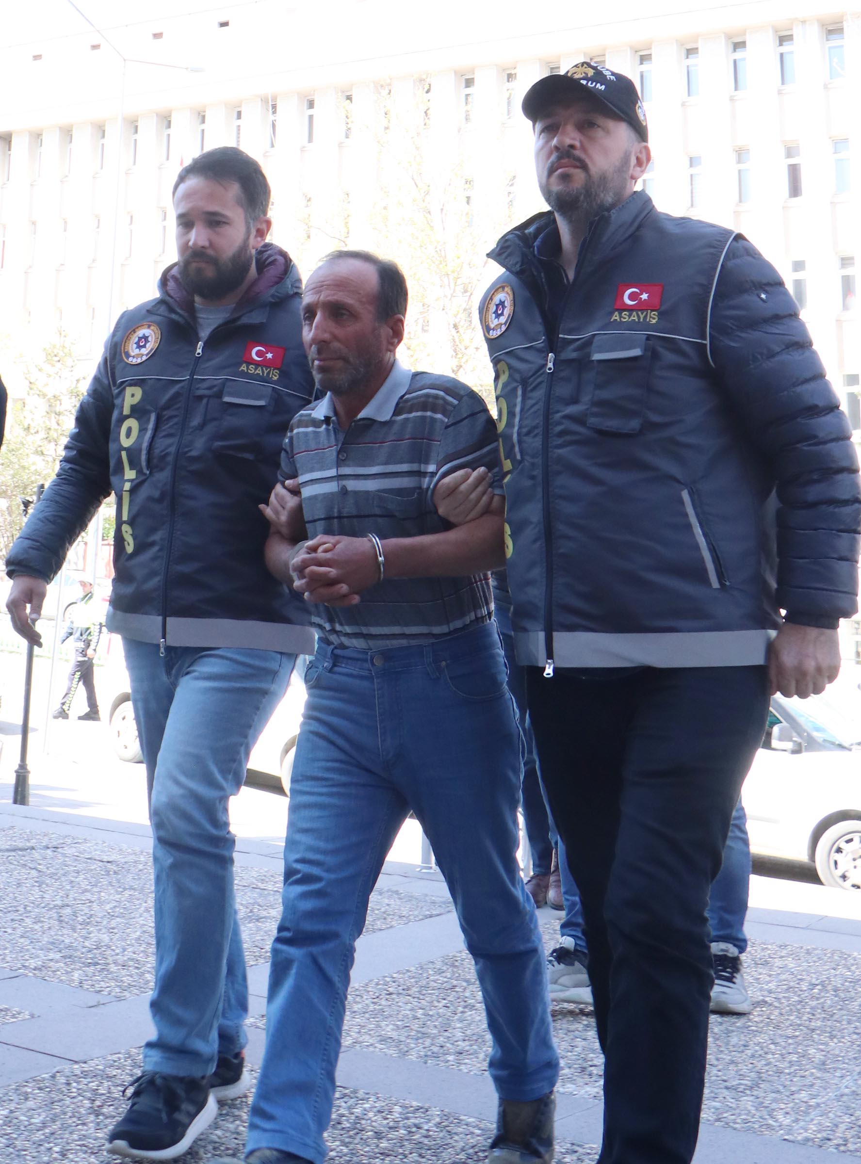 Alacak-verecek yüzünden öldürüp Kop Dağı'na gömmüşler