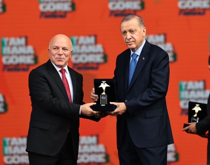 Sekmen’in ödülü Cumhurbaşkanı’ndan
