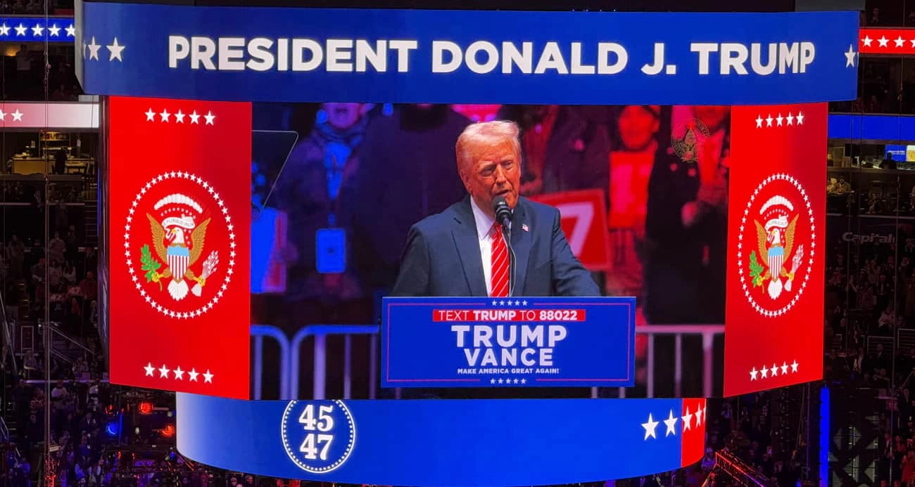 Trump'tan zafer mitinginde gövde gösterisi: "Amerika’yı yeniden harika yapacağız"