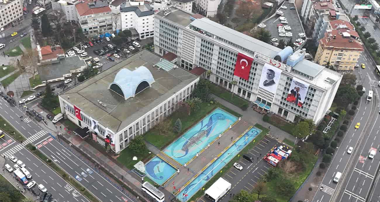 İBB’ye yolsuzluk soruşturmasında yeni gelişme: 2 ismin ev hapsi kaldırıldı