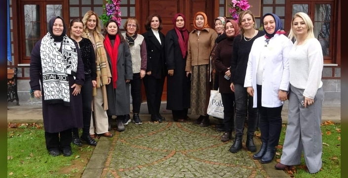 Acılarını üreterek unutuyorlar