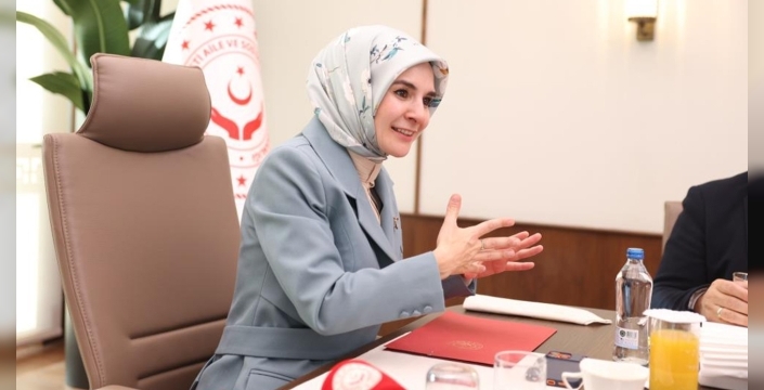 Bakan Göktaş: "Doğum izni çalışmamız tamamlandı. 16 haftadan 24 haftaya çıkarılmasını önerdik"