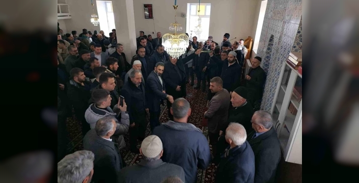 Hınıs’ta husumetli aileler ilçe protokolü ve kanaat önderlerinin araya girmesiyle barıştırıldı