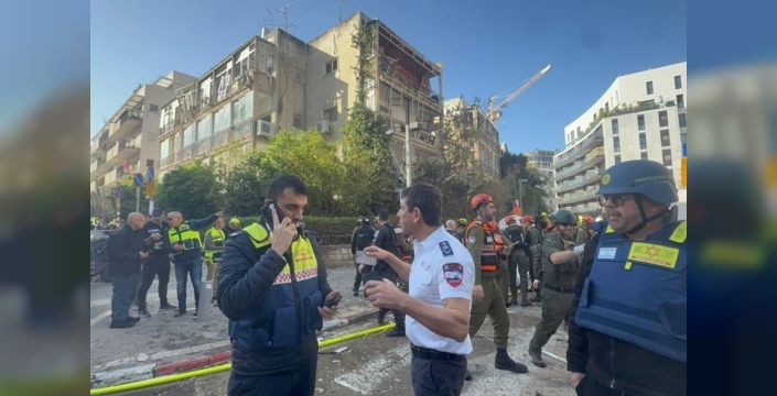İran, Tel Aviv’i vurdu: 6 yaralı