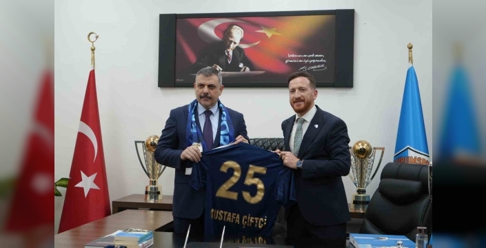İçişleri Bakanı Çiftçi’den Erzurumspor’a tebrik ziyareti