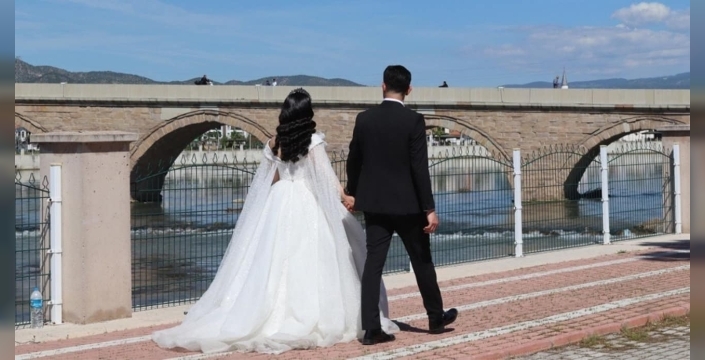 Cimrilik hem boşanma hem de tazminat sebebi