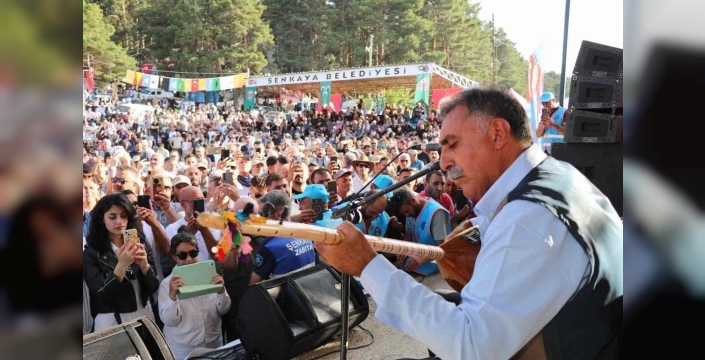 Şenkaya’da Bal Festivali’nde rekor katılım: 20 bin kişi Şirankes’te buluştu