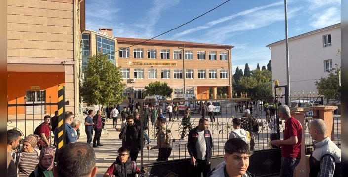 Turgutlu’da okul önünde silahlı saldırı: 10 öğrenci yaralandı