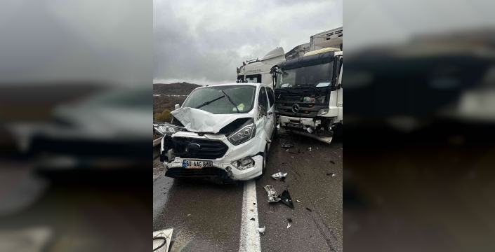 Erzurum’un Aşkale ilçesinde zincirleme trafik kazası: 3 araç birbirine girdi